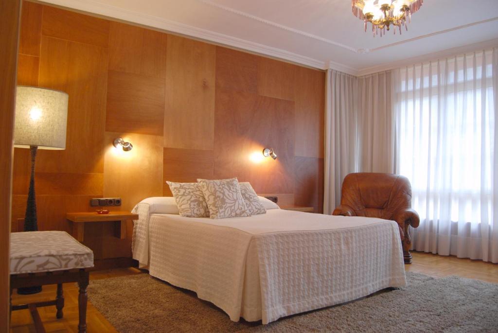 Hotel La Rivera Arenas De Cabrales Pokoj fotografie