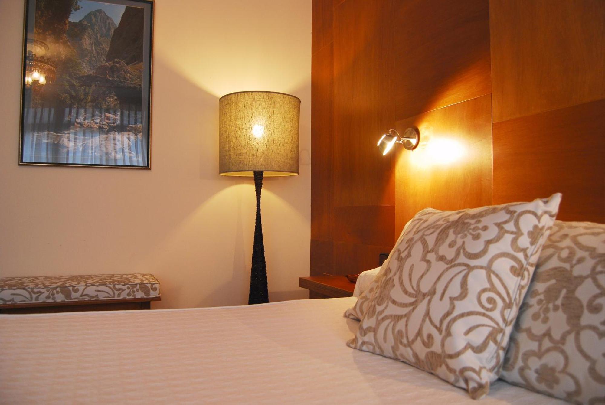 Hotel La Rivera Arenas De Cabrales Exteriér fotografie
