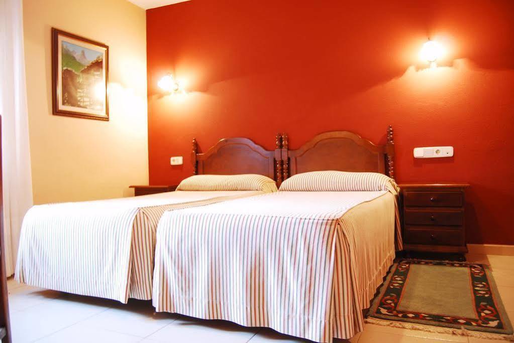 Hotel La Rivera Arenas De Cabrales Exteriér fotografie